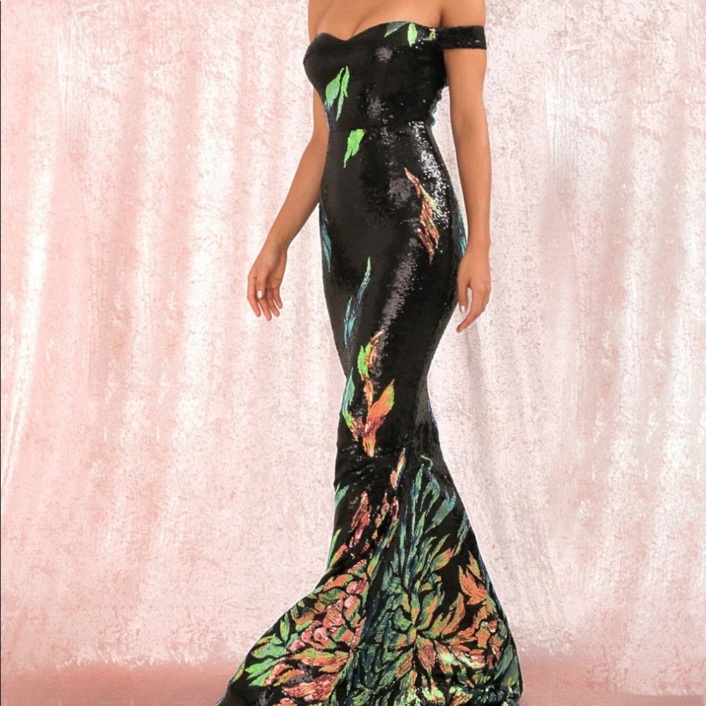 ✨NWT✨ LOVE&LEMONADE Holographic Off Shoulder Fishtail Hem Sequin Dress- Sz Med